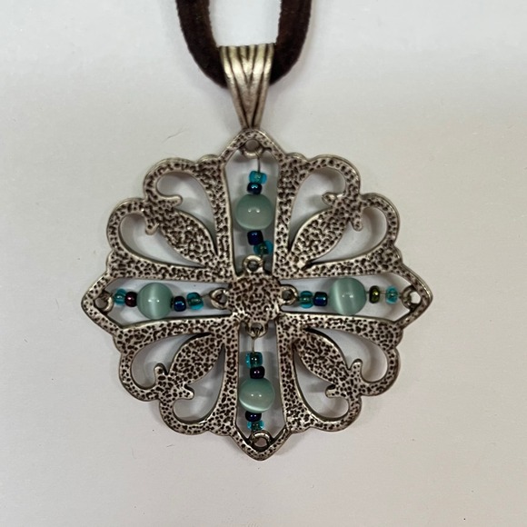 Boho Pendant Necklace Silver Tone Green Beads Faux‎ Suede Cord 17 Adjustable - Picture 3 of 4